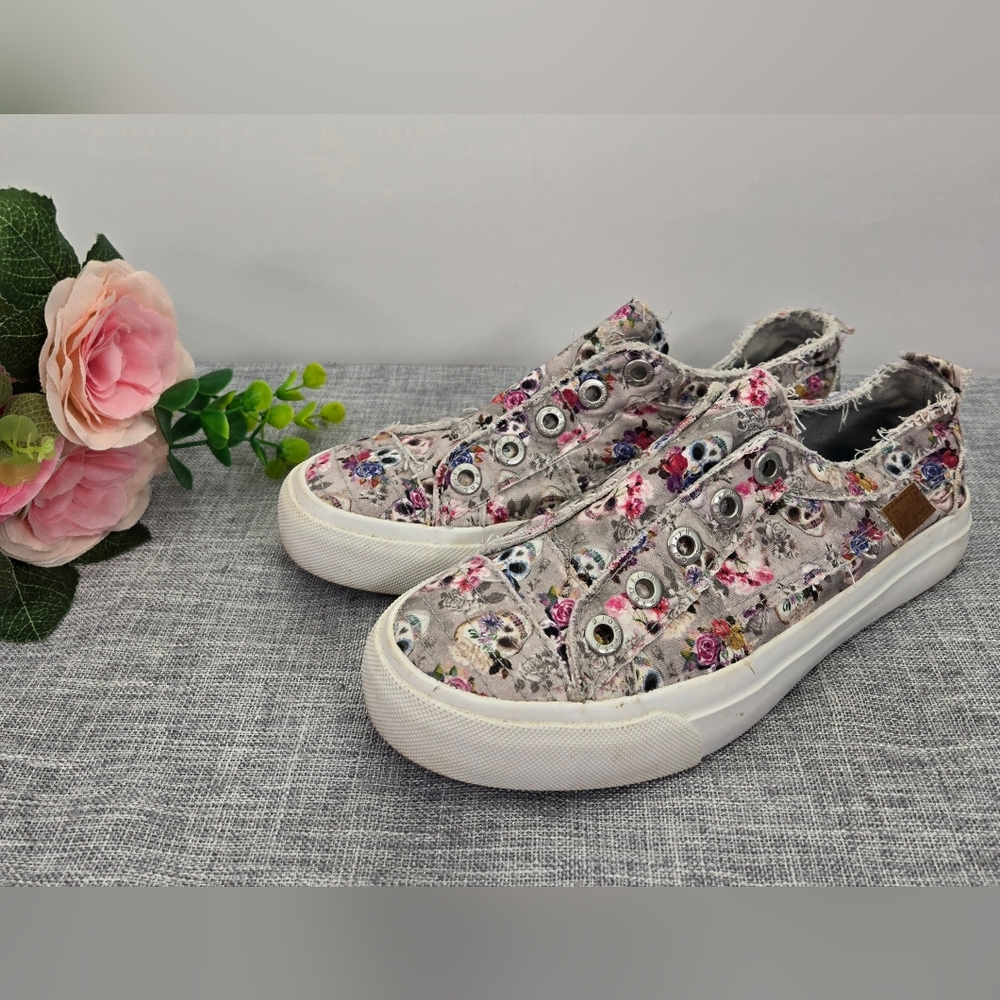 Blowfish Malibu‎ Women's Play Sneaker, Gray Sugar Skull Print, Size 7 US